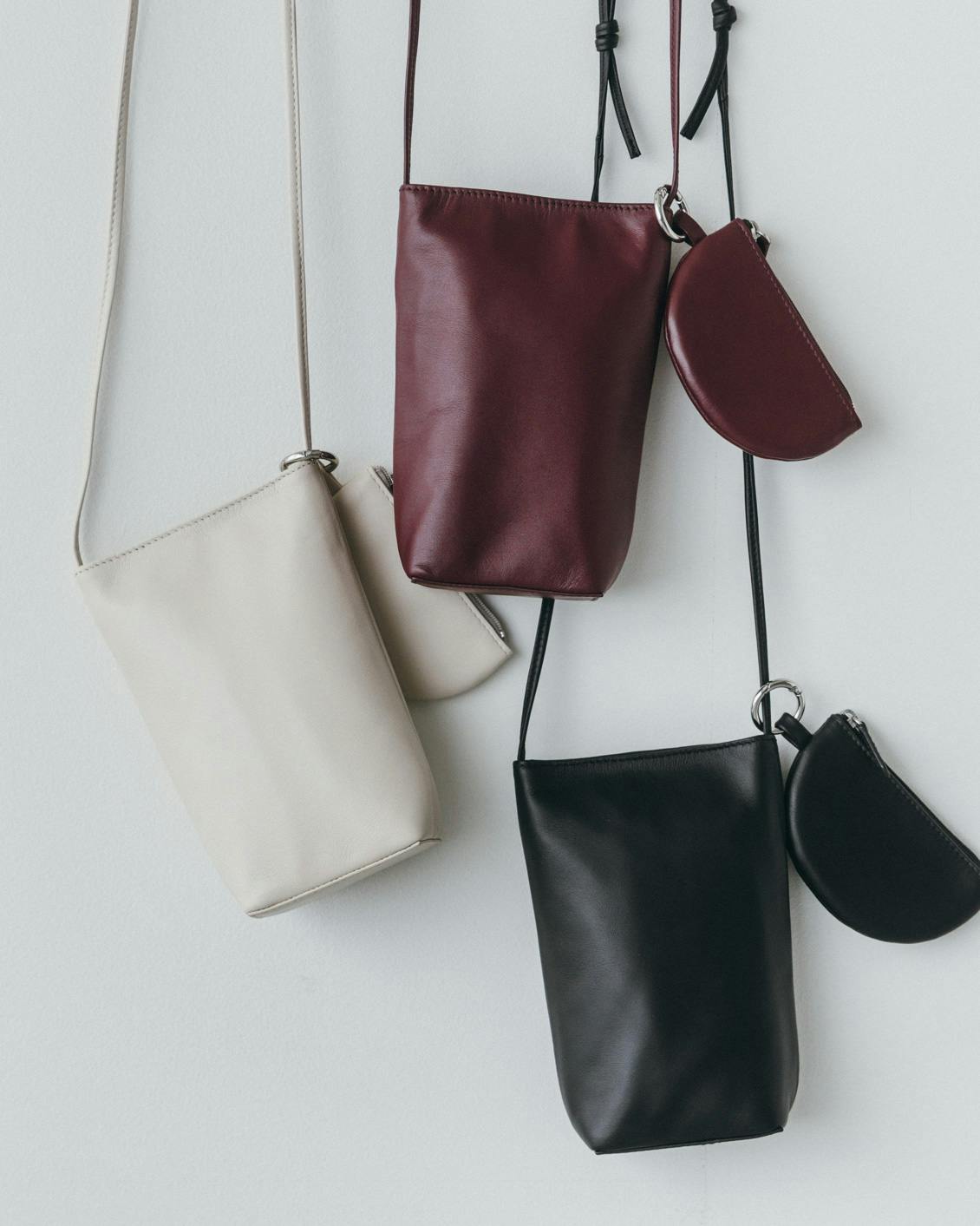 新商品】品よく、身軽に。本革のスマホショルダーポシェットをつくり