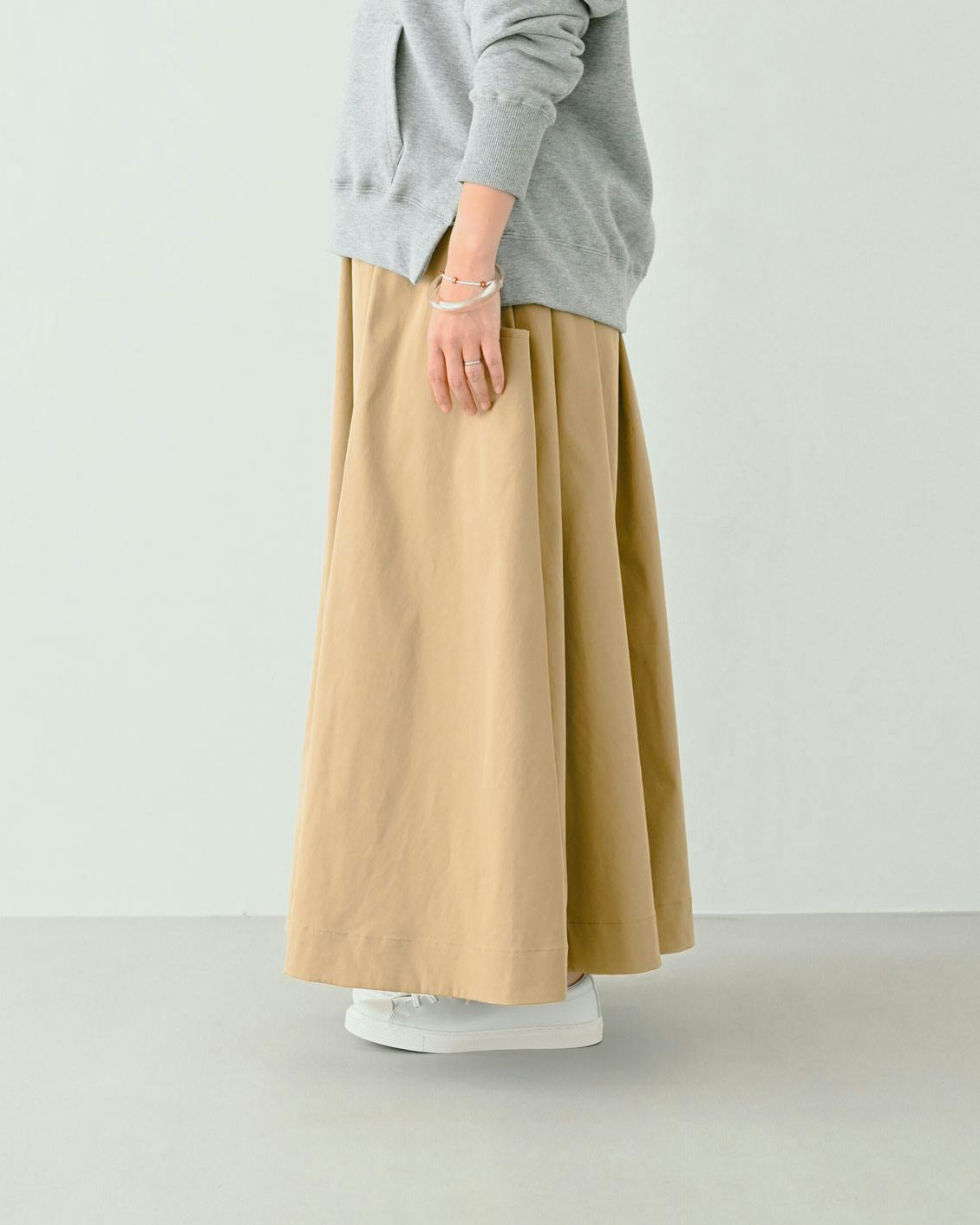 北欧、暮らしの道具店　香菜子さんとつくったフレアスカート　ベージュM 着用レビュー】香菜子さんとつくったフレアスカートをスタッフ4名が