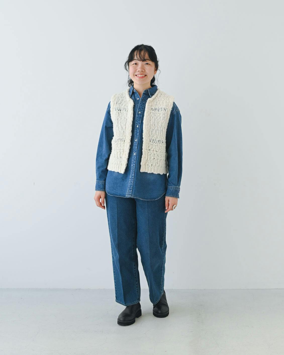 味変ニットベスト】重ねるだけでおしゃれ決まる。スタッフ3名のニット
