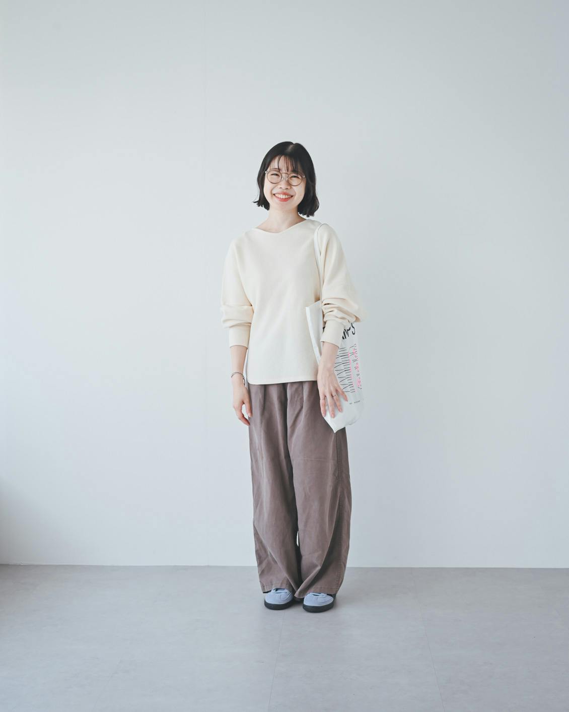 着用レビュー】ワッフル素材のドルマンプルオーバー を4名が試着しま