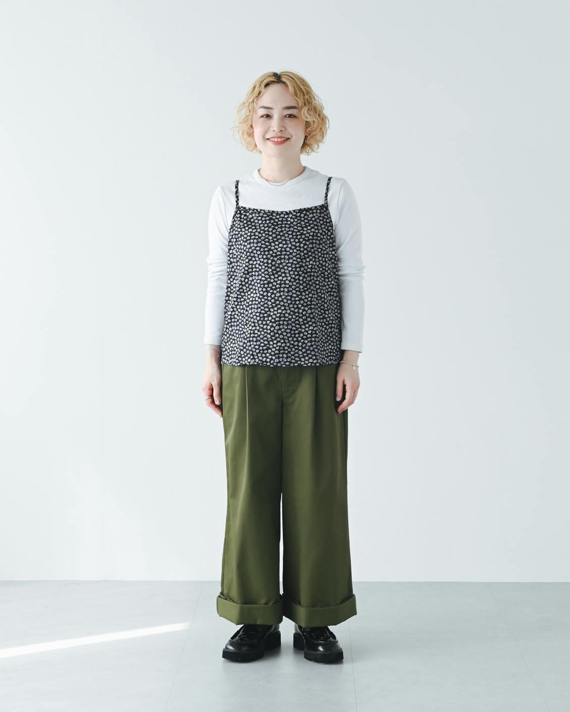 着用レビュー】「大人のためのワイドチノパンツ」を5名のスタッフが着