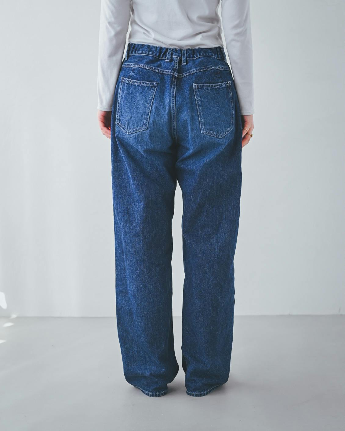 着用レビュー】ストレートデニムを身長別7名が着てみました - 北欧