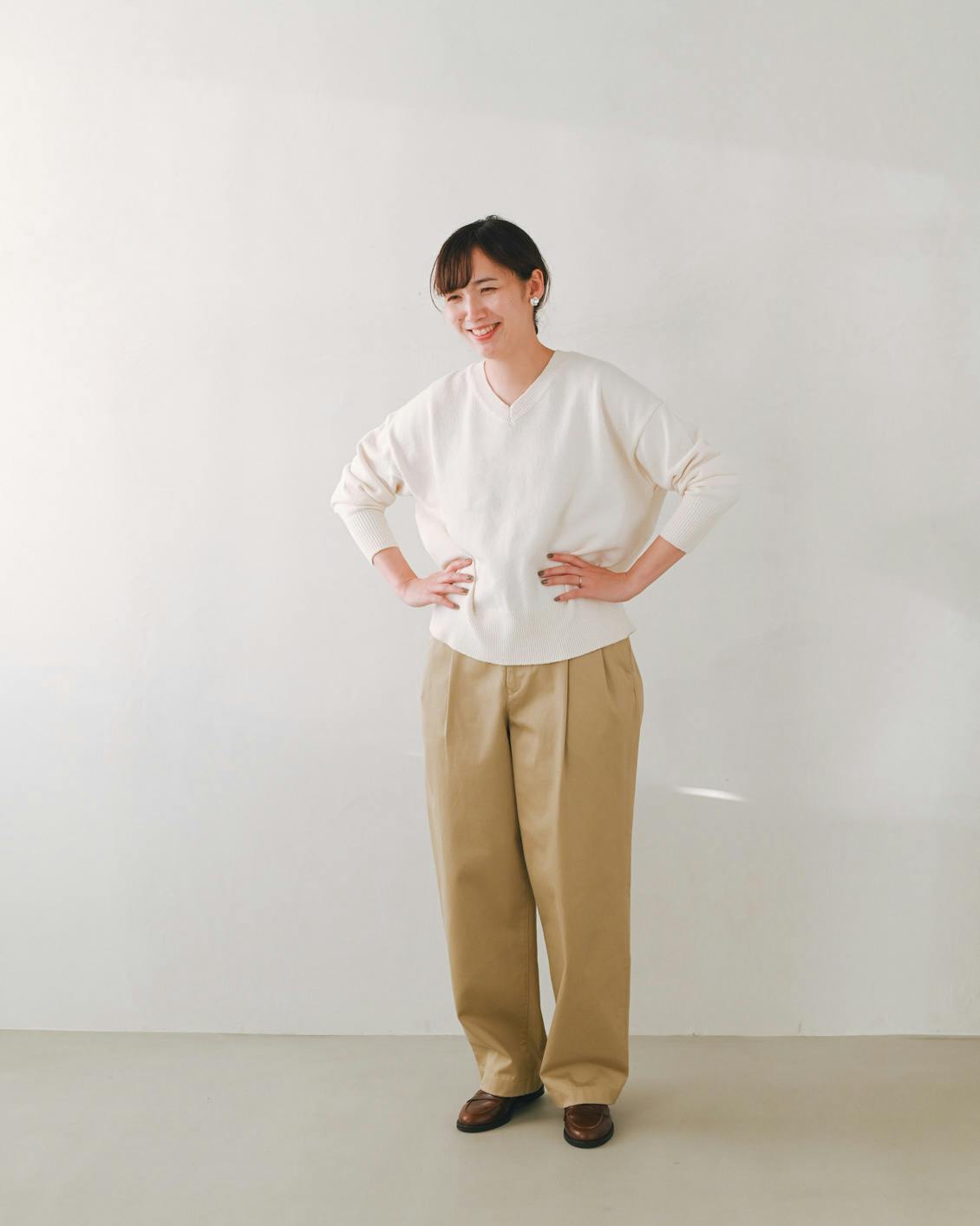 着用レビュー】品よく、決まる。チノパンツを7名のスタッフが試着しま