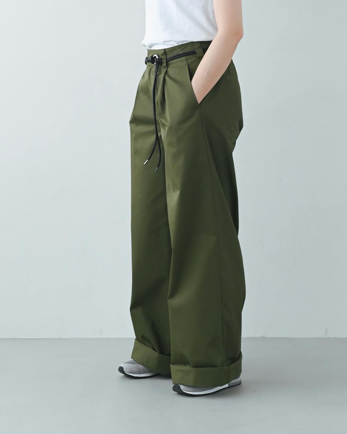 着用レビュー】「大人のためのワイドチノパンツ」を5名のスタッフが着