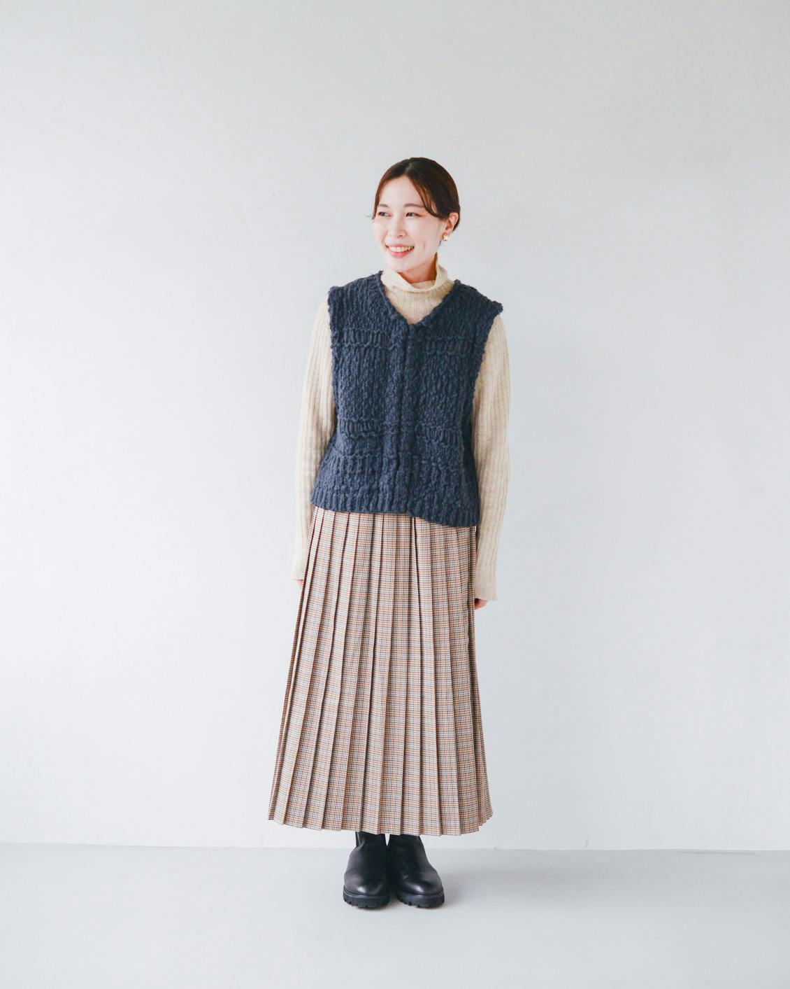着用レビュー】チャンキーニットベストをスタッフが試着しました