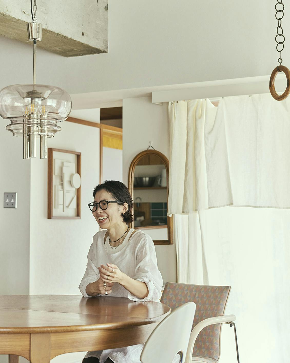 パナソニック「レイアウトフリーテレビ」をデザイナー板井さんの自宅で