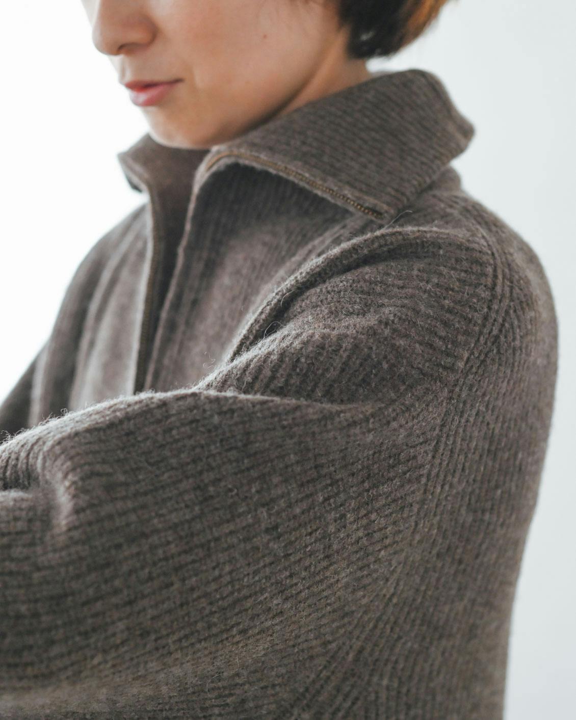 着用レビュー】「ハーフジップのニットワンピース」を4名が着てみまし