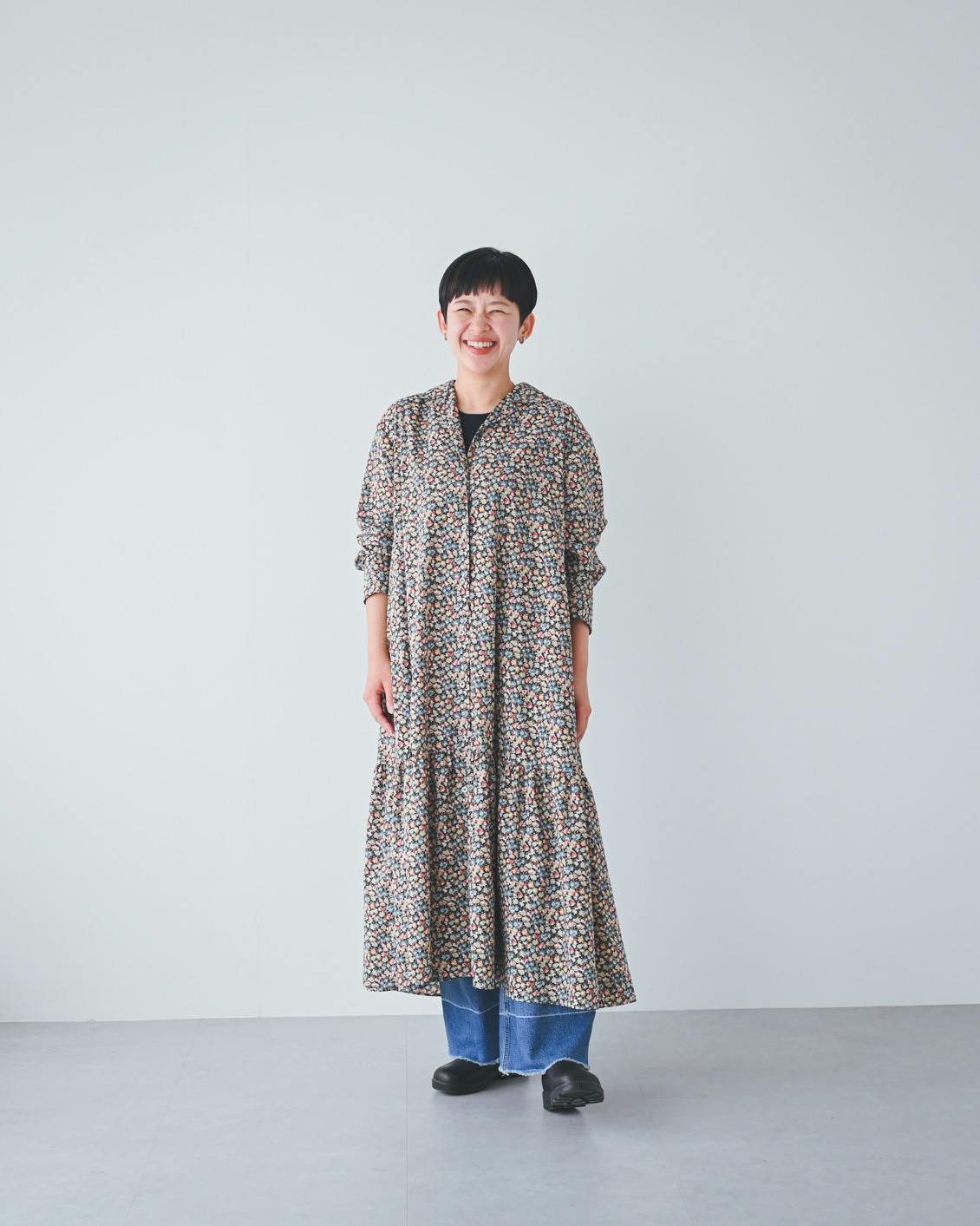 北欧暮らしの道具店 花柄 総柄 ロング 大人のための柄ワンピース コットン 着用レビュー】大人の花柄ワンピースを、6名のスタッフが試着しました
