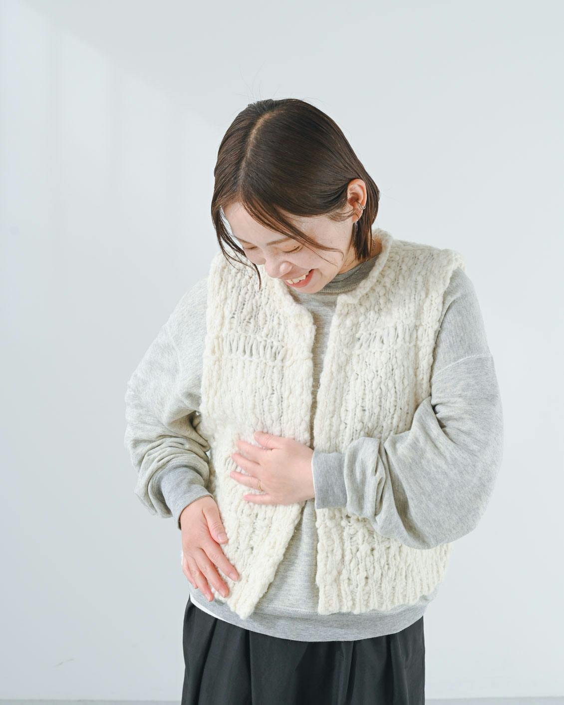 味変ニットベスト】重ねるだけでおしゃれ決まる。スタッフ3名のニット