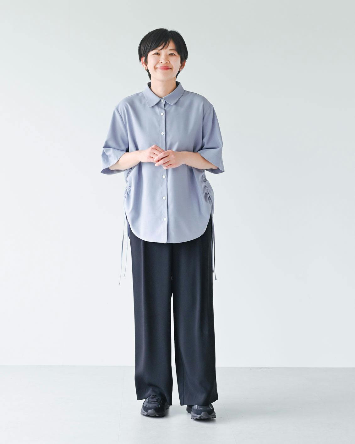 「夏にうれしい新定番」涼やか素材のドロスト半袖シャツ/ホワイト 夏にうれしい新定番」涼やか素材のドロスト半袖シャツ（ホワイト