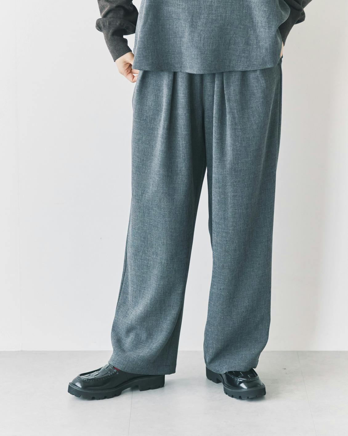 新商品】ノースリーブからニットまで。季節を越えて頼れる