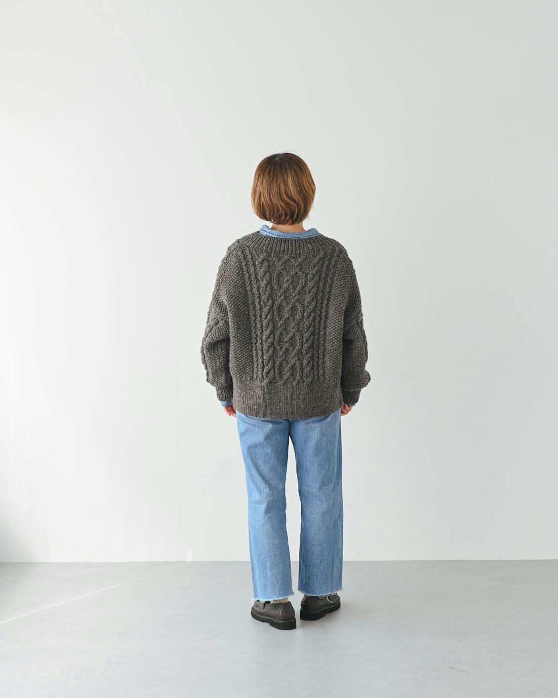 着用レビュー】「ペルーニットカーディガン」を、スタッフ3名が着てみ