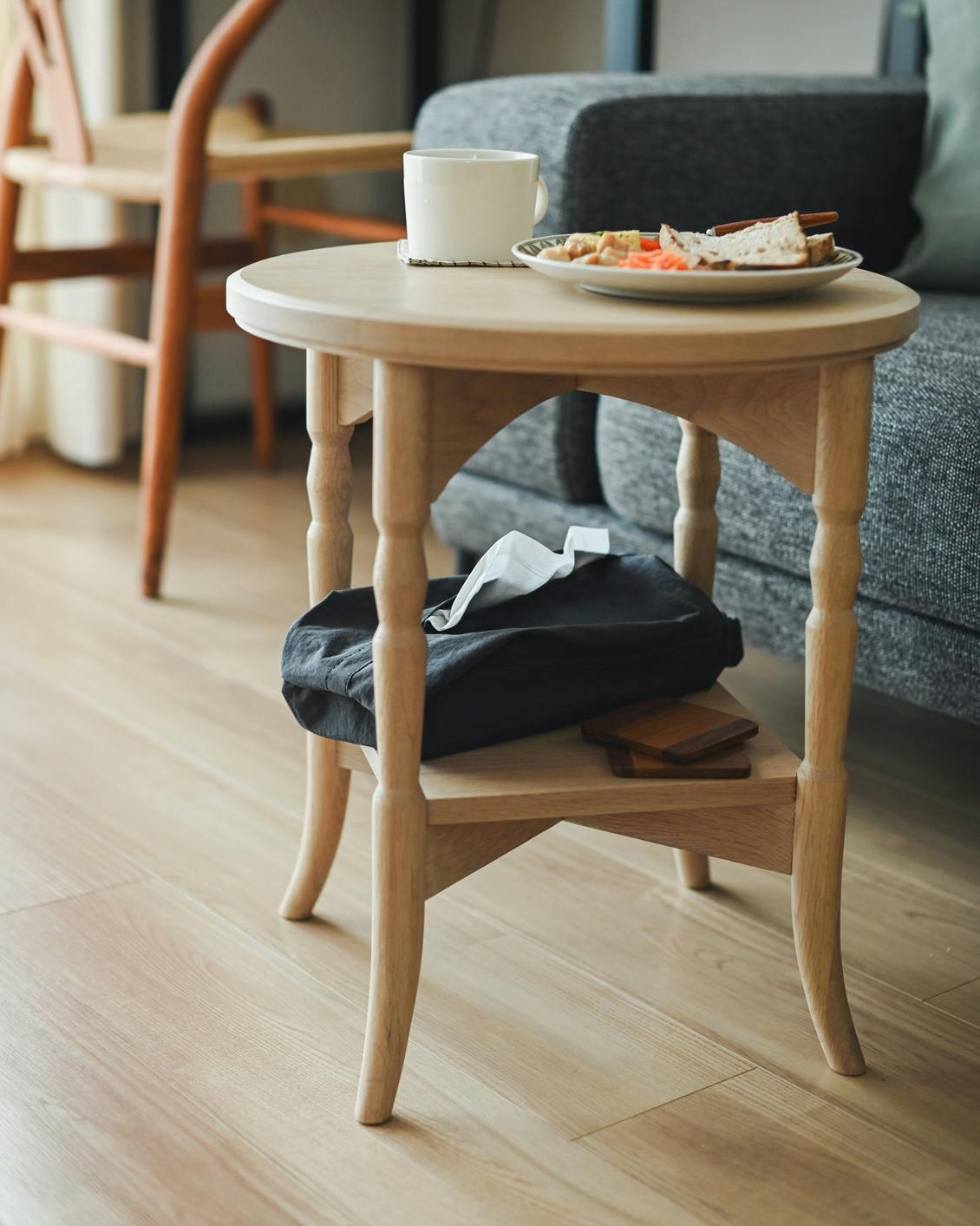 使用レビュー】2名のスタッフ宅で「花台」と「サイドテーブル」を使っ