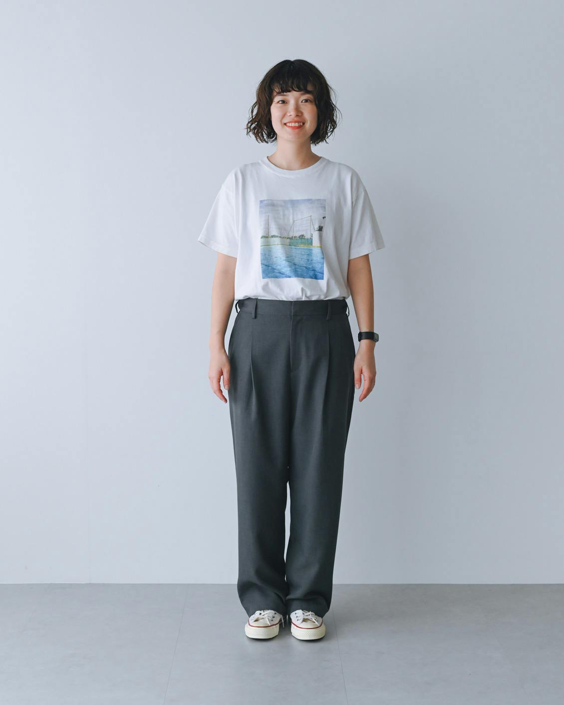 着用レビュー】シワになりにくいストレートパンツを5名が試着