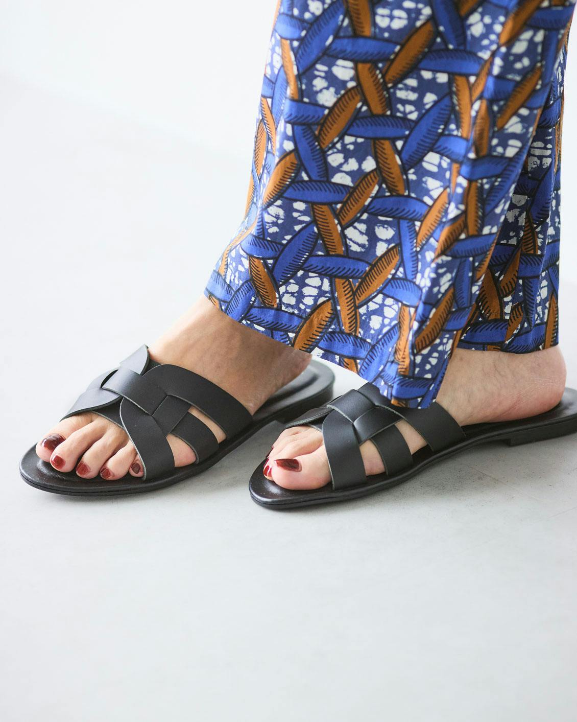 着用レビュー】VINILOのレザーサンダルをスタッフ3名がはいてみました