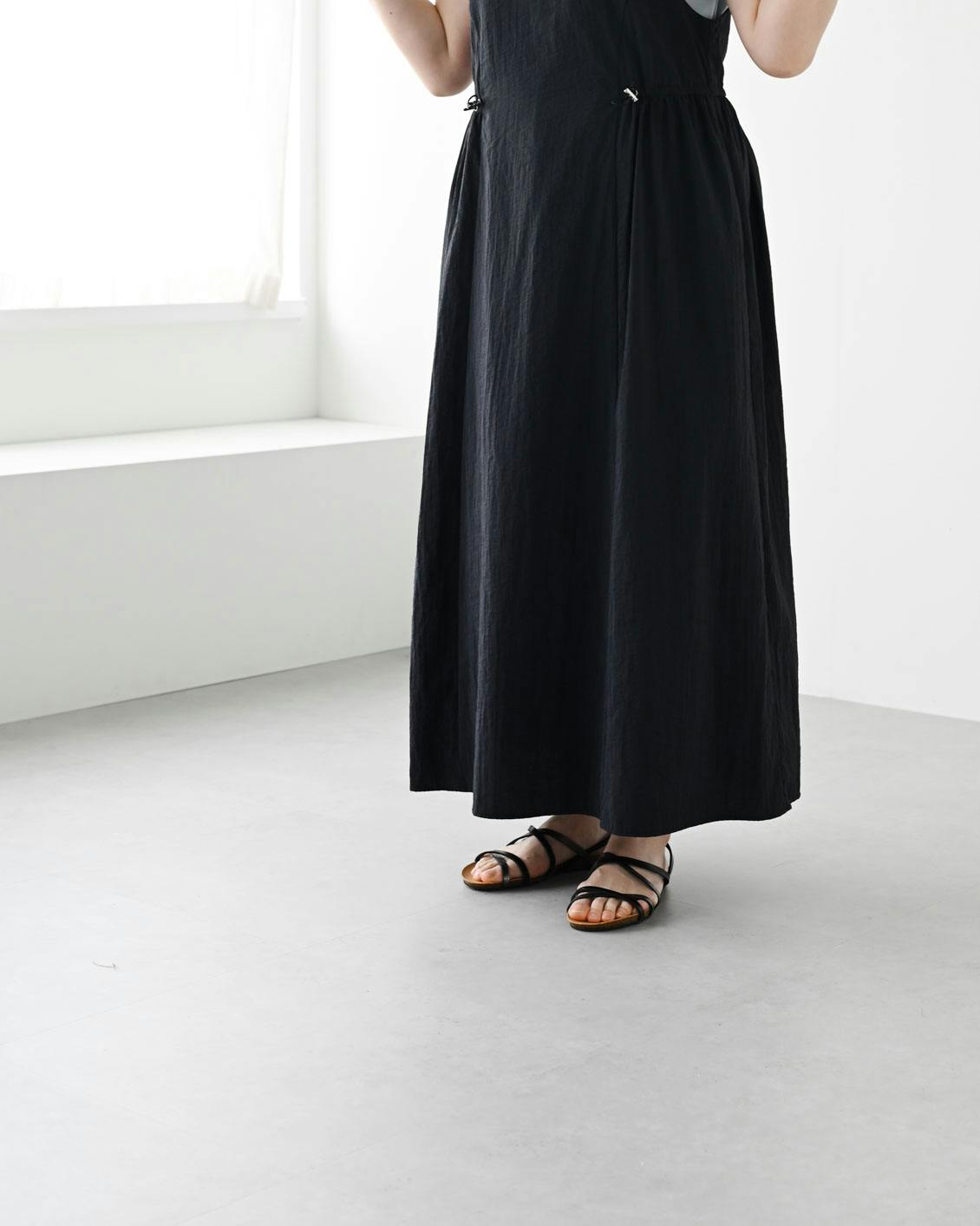 北欧、暮らしの道具店　軽やかナイロンのキャミソールワンピースM 今季終了 夏コーデのたよれる味方」軽やかナイロンのキャミソール