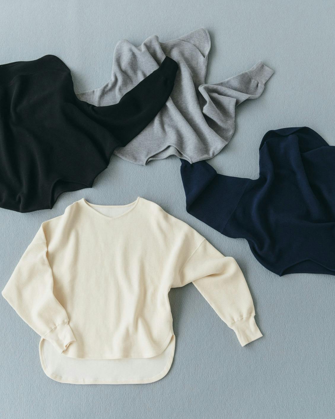 着用レビュー】ワッフル素材のドルマンプルオーバー を4名が試着しま