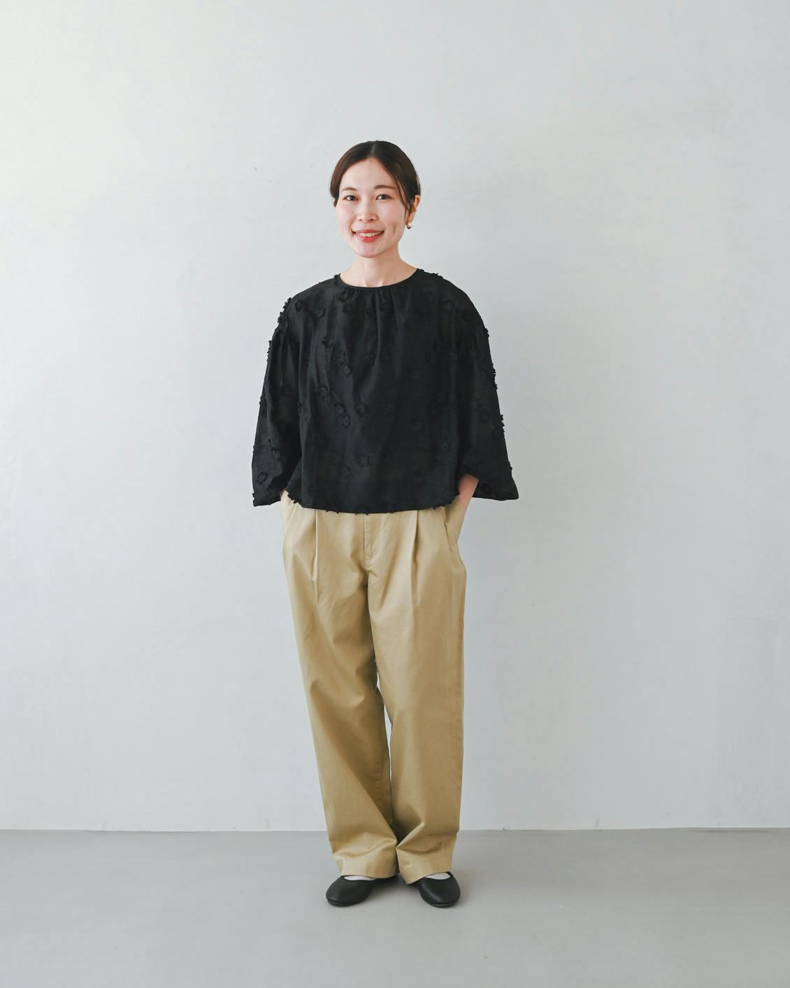 着用レビュー】品よく、決まる。チノパンツを7名のスタッフが試着しま