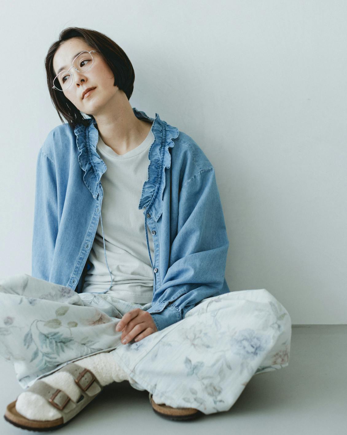 新商品】甘さもラフさも、自分らしく。技ありフリルの「デニムブラウス