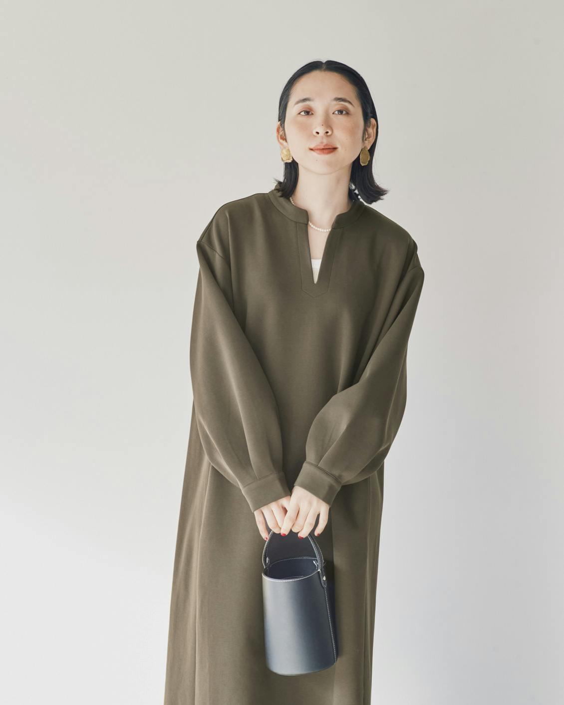 新商品】日常も特別な日にも、迷わず着られる「ポンチ素材のワンピース