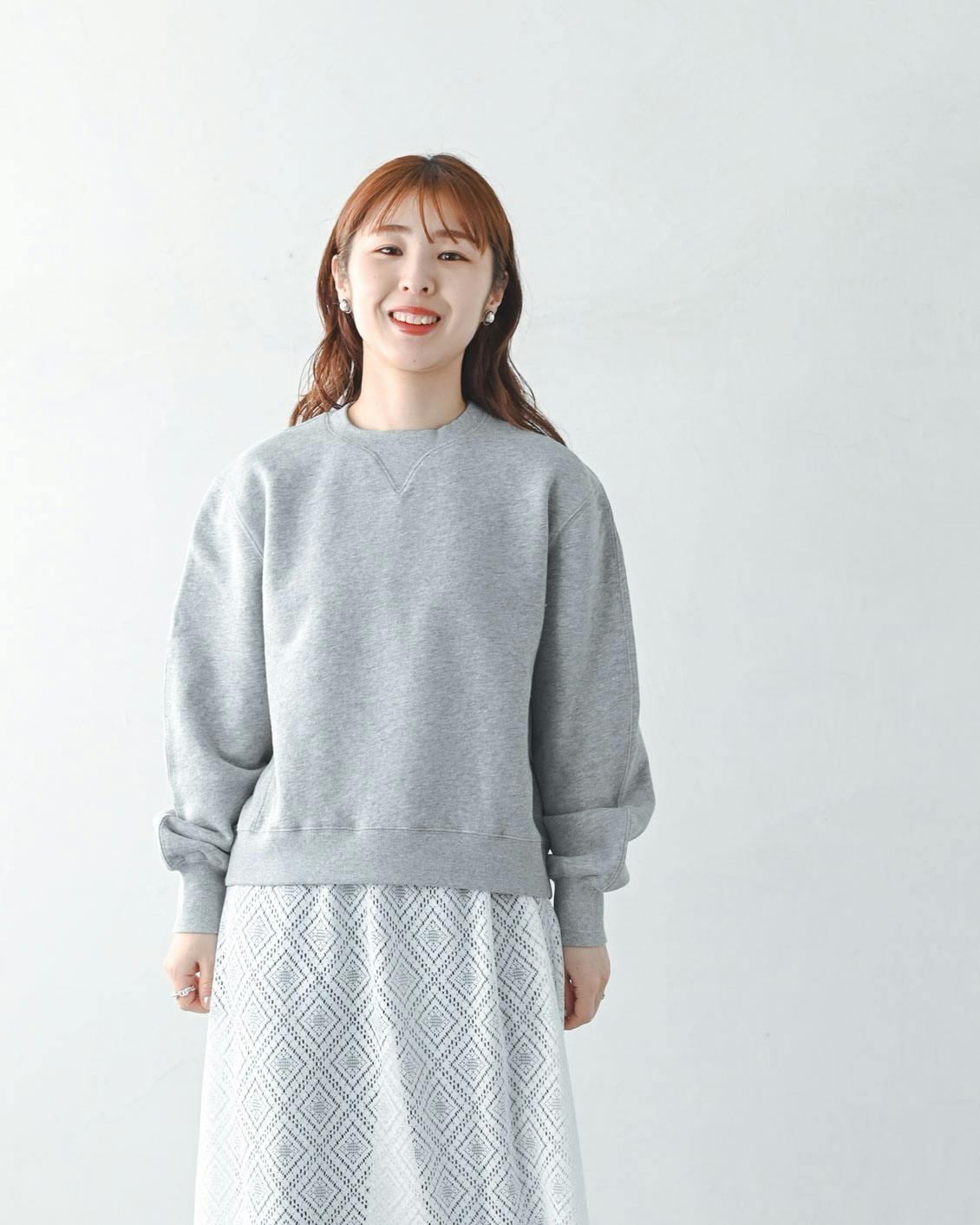 着用レビュー】2サイズ展開。「ふんわり素材の定番スウェット」を5名が