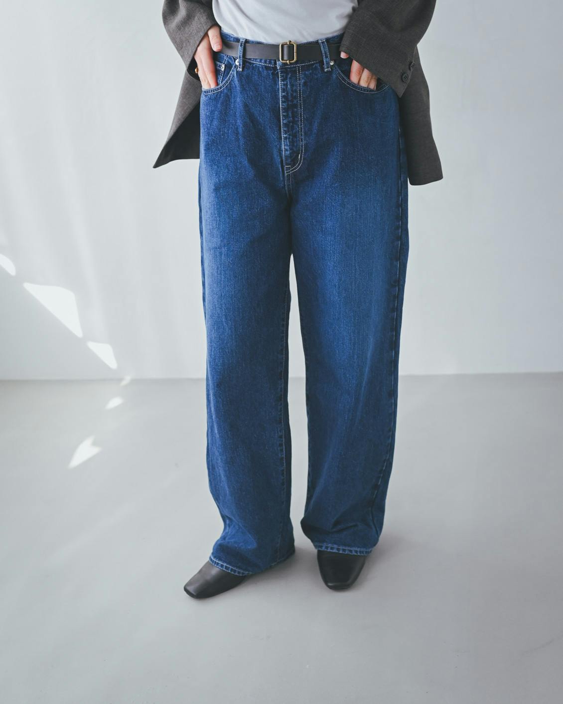 着用レビュー】ストレートデニムを身長別7名が着てみました - 北欧