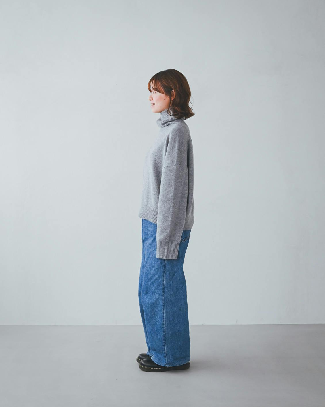 着用レビュー】カシミヤシルク混のタートルネックニットをスタッフが