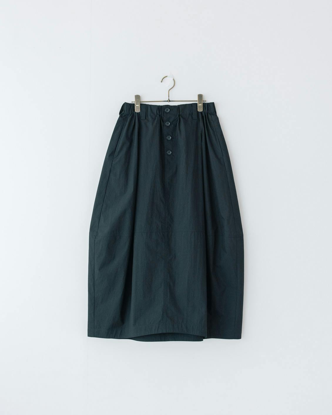 着用レビュー】コクーンスカートをスタッフ5名が着てみました - 北欧