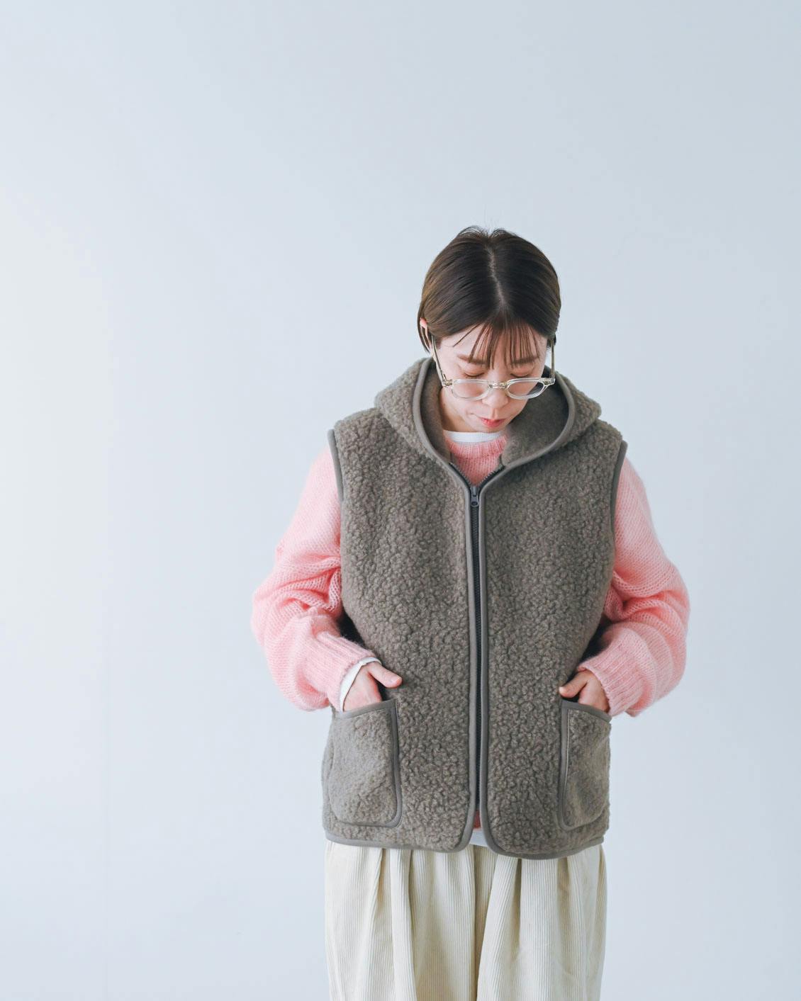 Americana❤︎オーバーフードベスト今だけ更にお値下げ❤︎ 着用レビュー】COLD BREAKERのフードボアベストを、スタッフ4人が着て