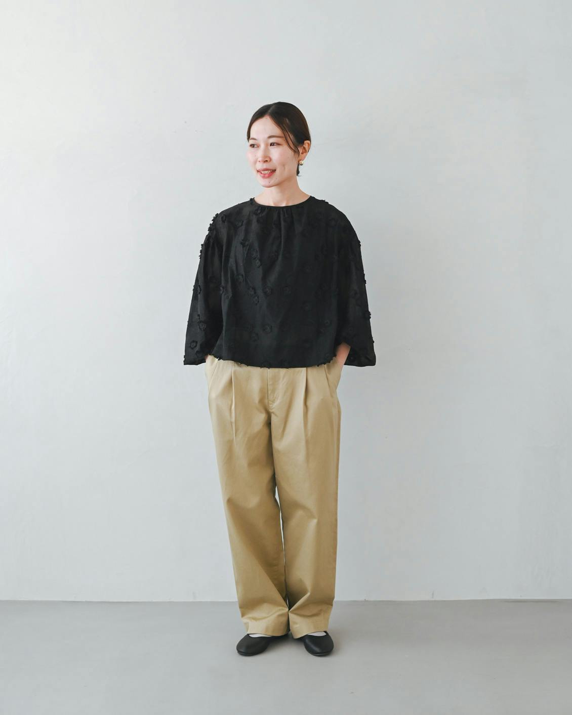 暮らしの道具店　チノパンツ　S　新品 着用レビュー】品よく、決まる。チノパンツを7名のスタッフが試着しま