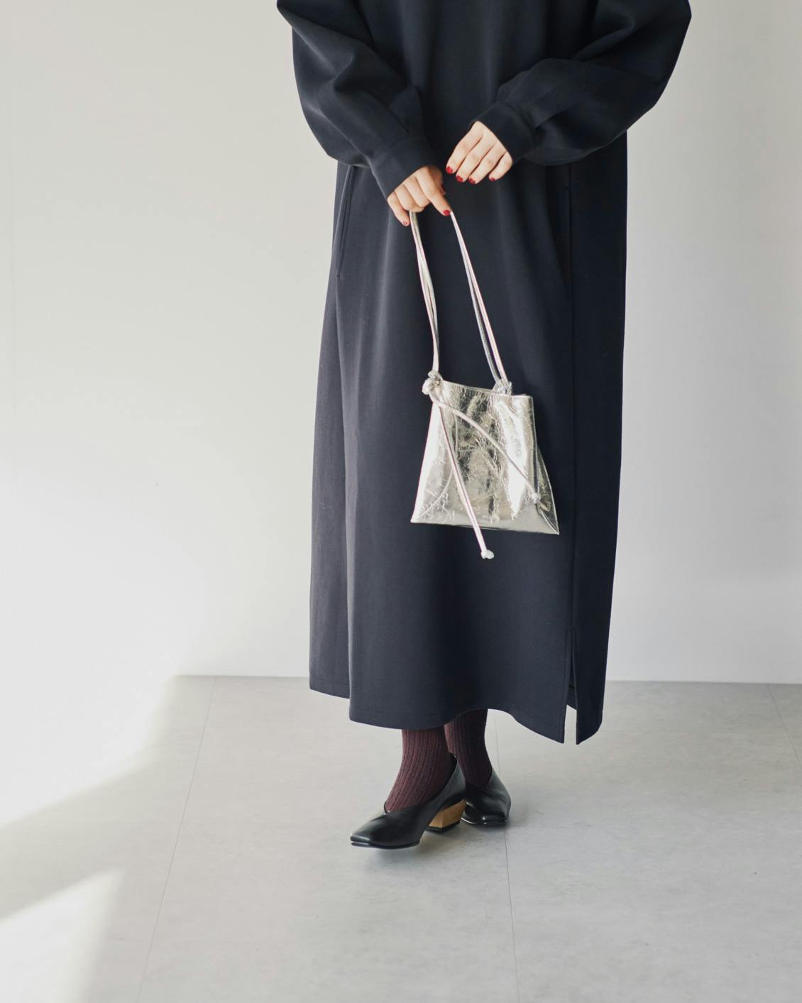 新商品】日常も特別な日にも、迷わず着られる「ポンチ素材のワンピース