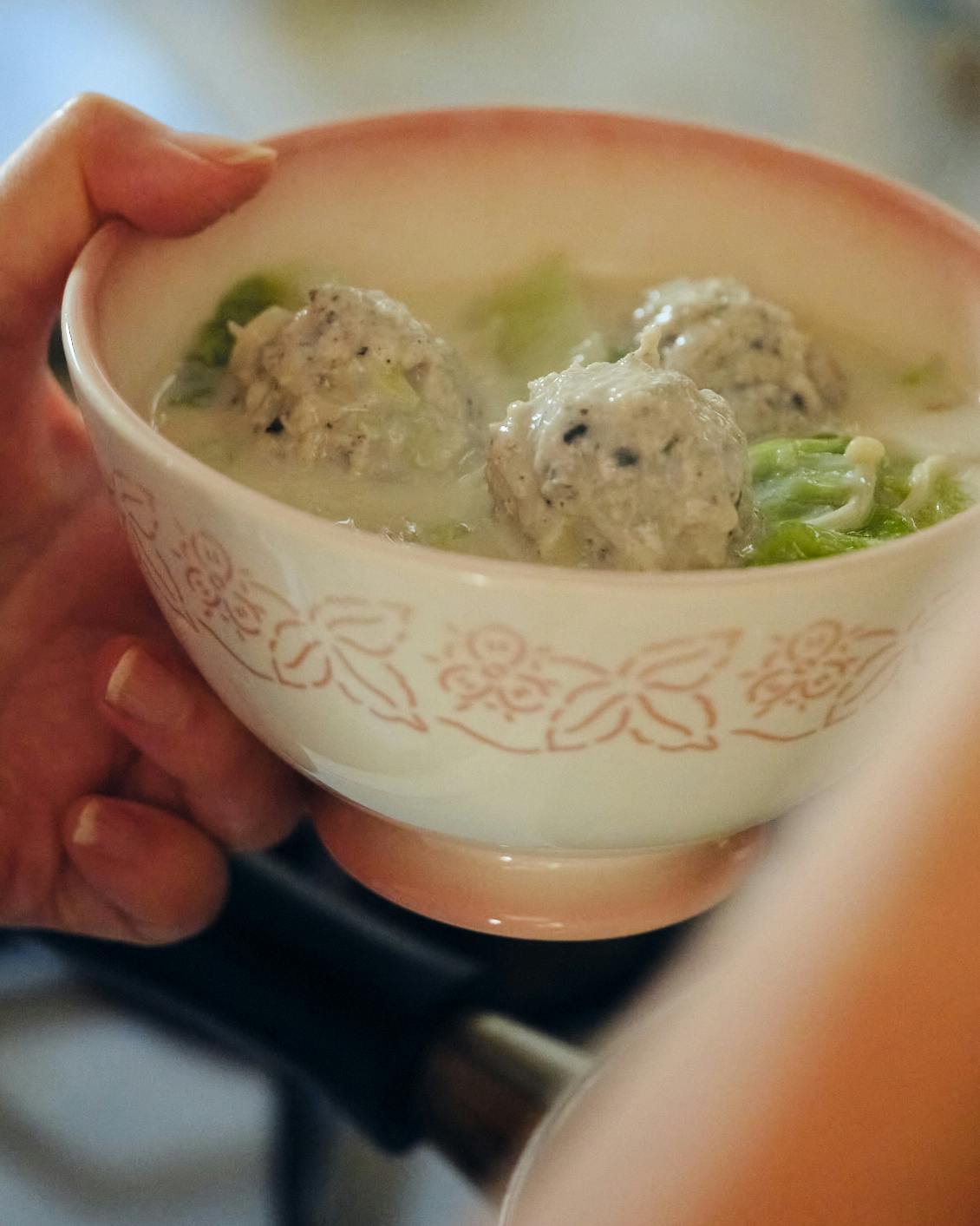 具沢山スープ】2：ぽかぽか温まる。鶏団子と白菜のジンジャーミルク