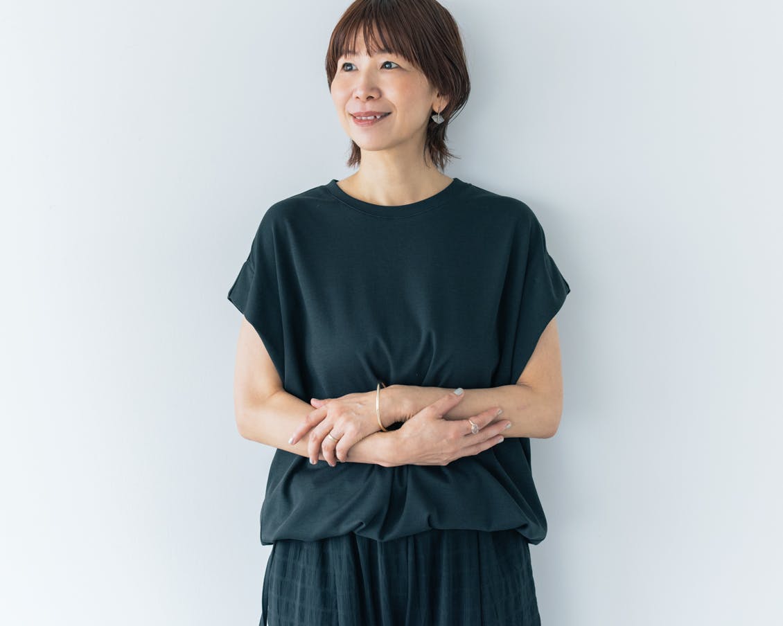 北欧、暮らしの道具店　佐藤店長とおそろい？？のブラウス 店長佐藤の着回しコーデ】セットアップや、きれい色Tシャツ