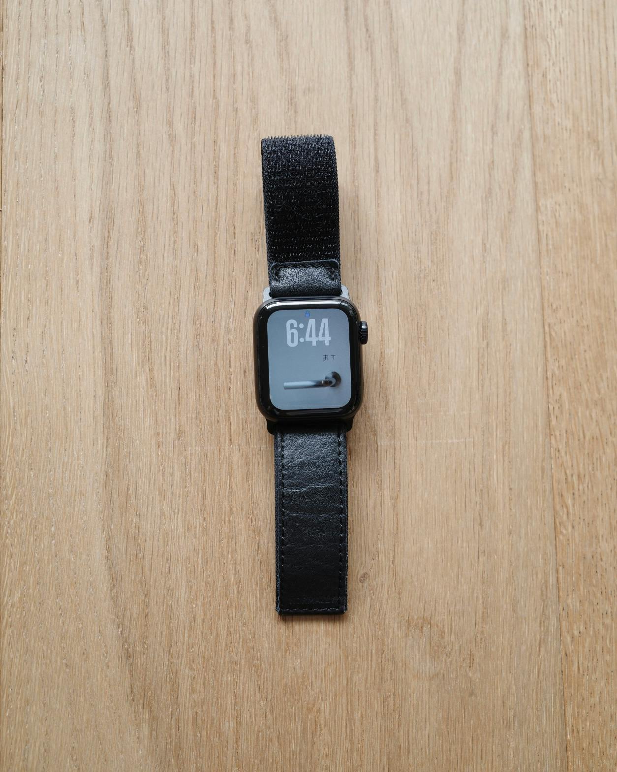 【スタッフの愛用品】お手入れできてストレスフリー。レザー使いのApple Watch用ループバンド