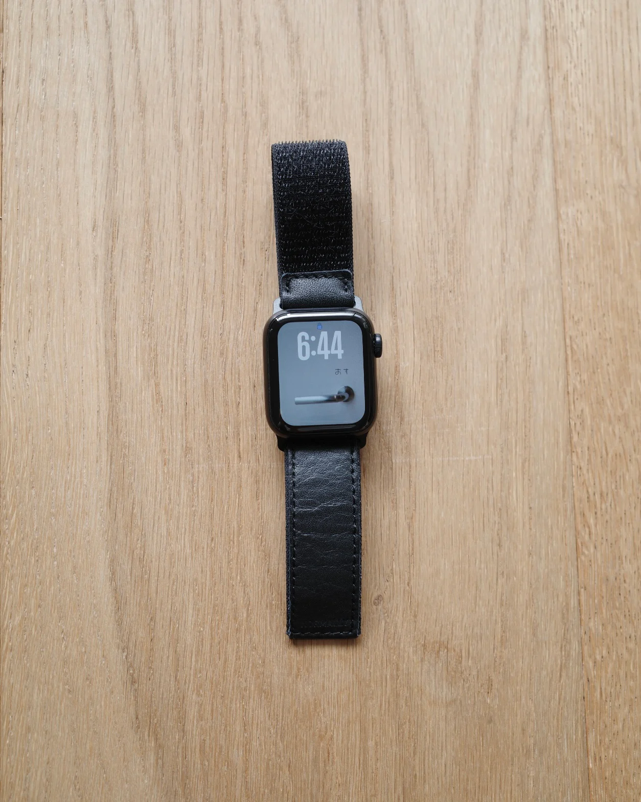【スタッフの愛用品】お手入れできてストレスフリー。レザー使いのApple Watch用ループバンド