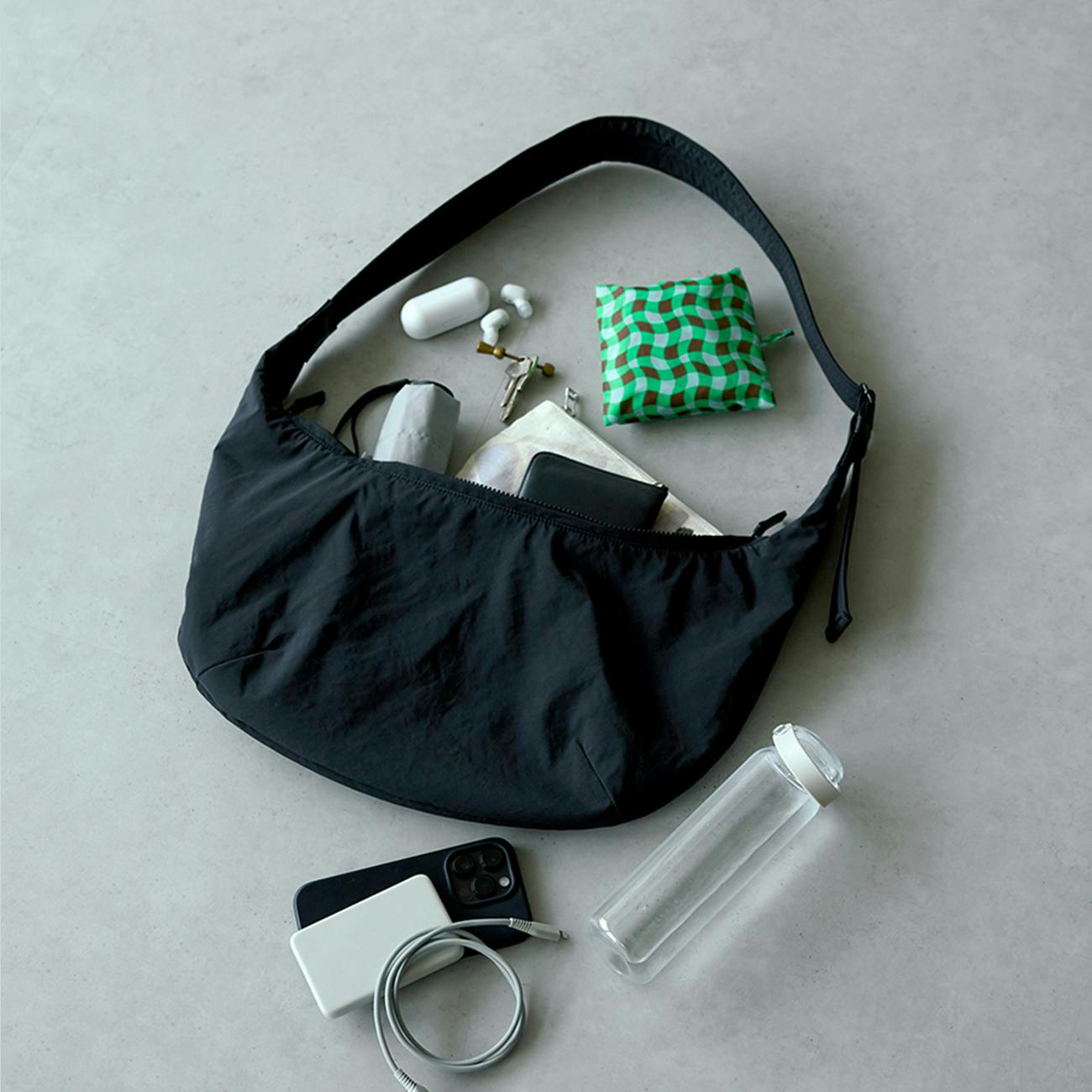 たっぷり容量なのに、スッキリ収まる。