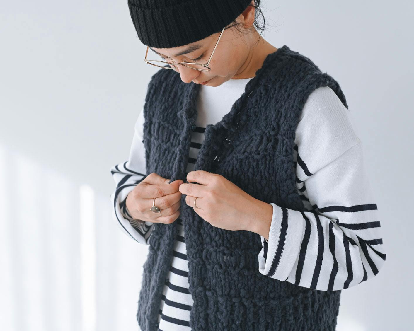 味変ニットベスト】重ねるだけでおしゃれ決まる。スタッフ3名のニット