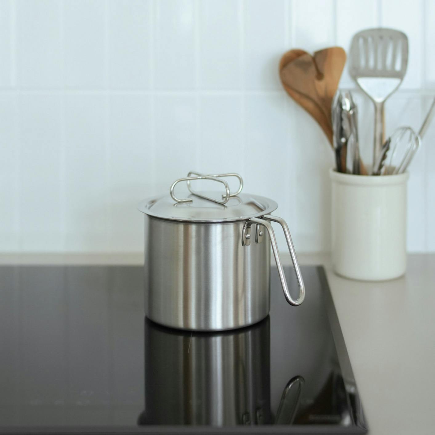 【開発秘話】あの ”家事問屋” と念願のコラボ。ひとつで7役！「マルチに使える片手鍋」が誕生しました