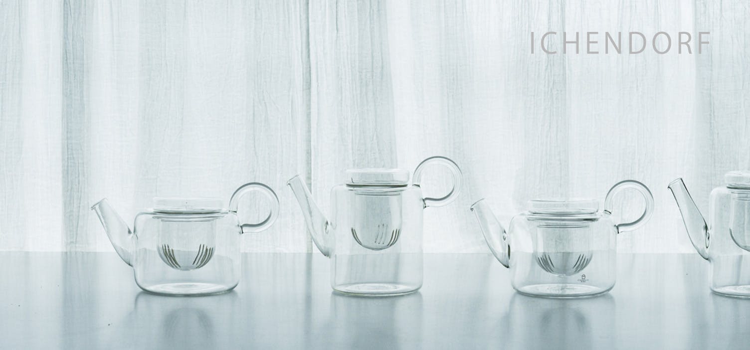 イタリア生まれの、ガラスのティーポット