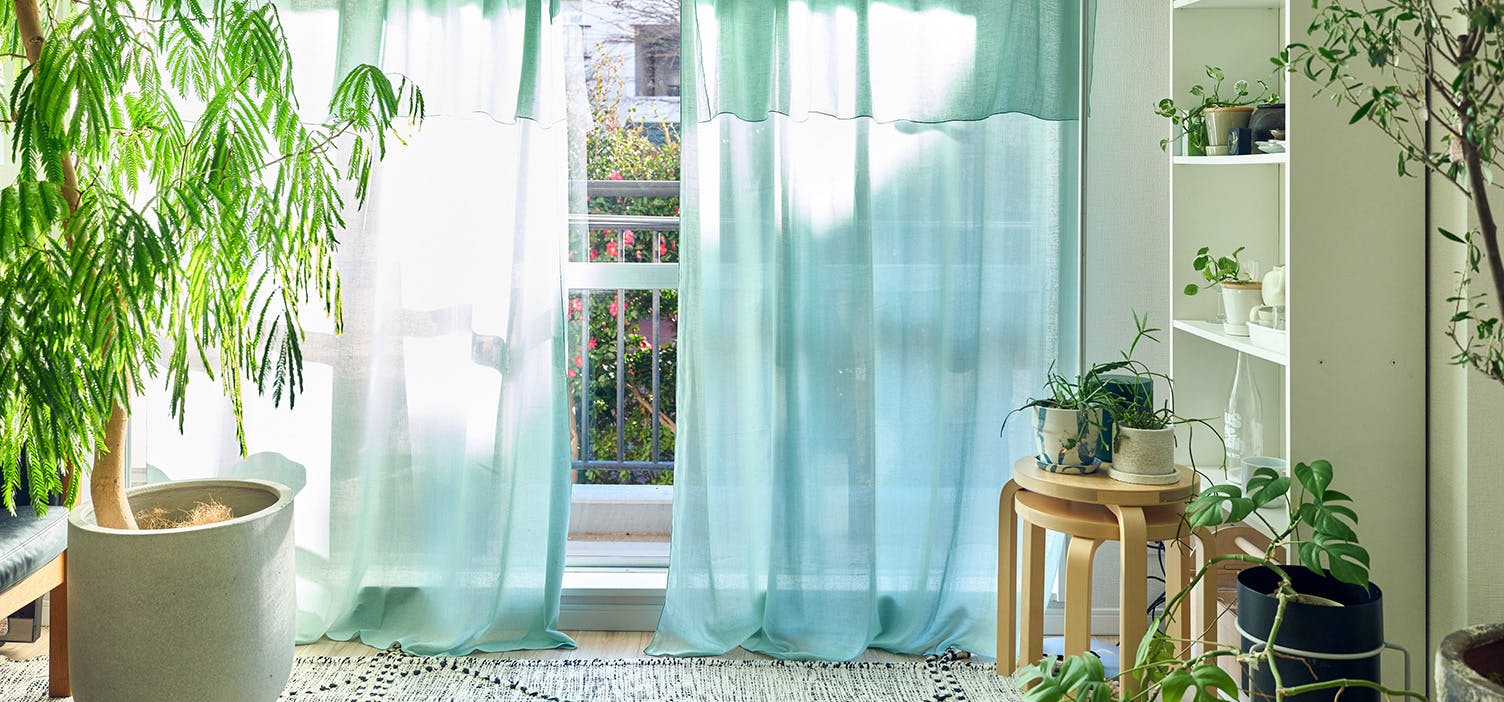 軽やかなカーテンでお部屋を模様替え