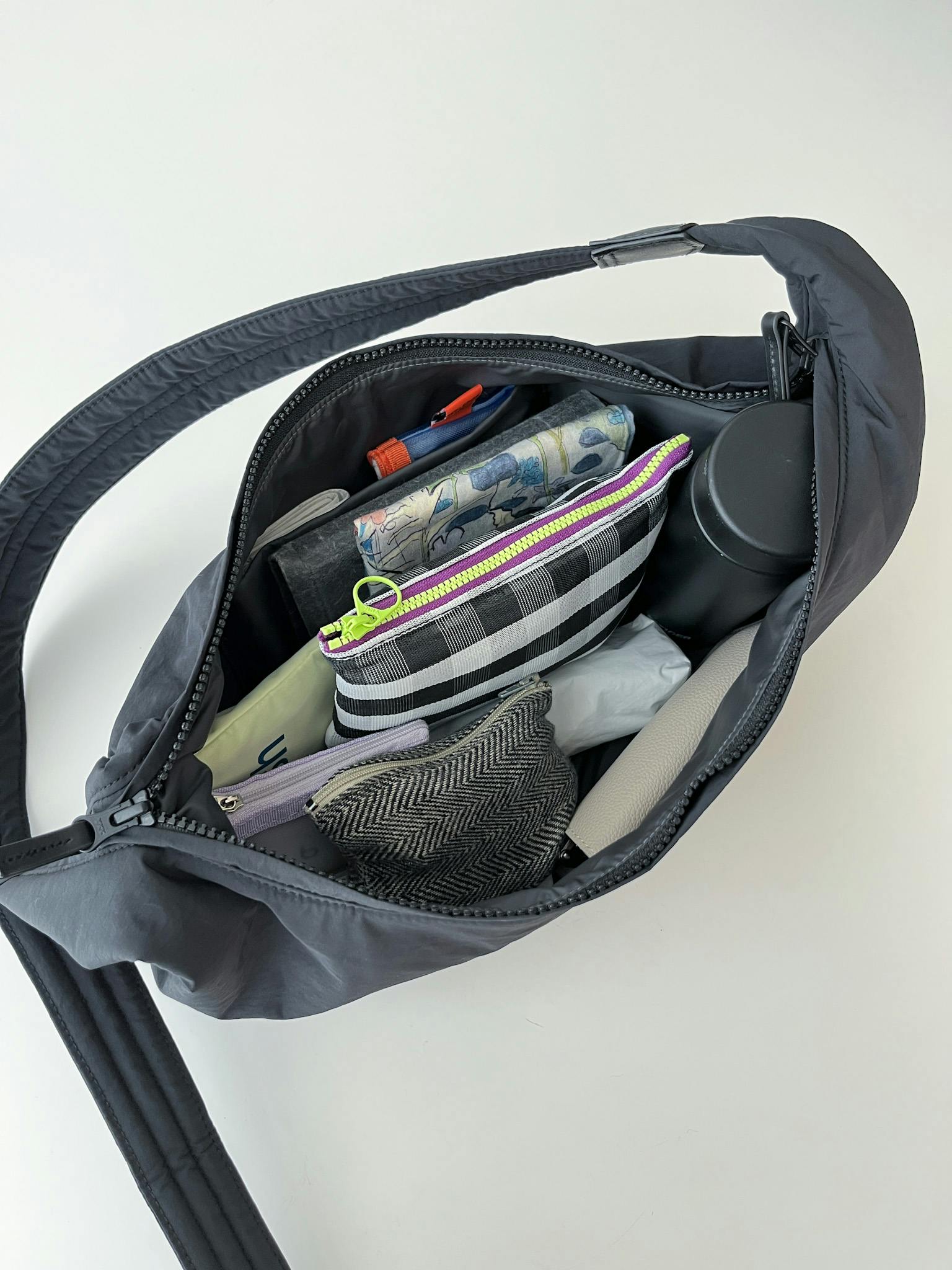 新商品】軽やかに、ちゃんと収まる。こだわり抜いた「ムーン型のボディ