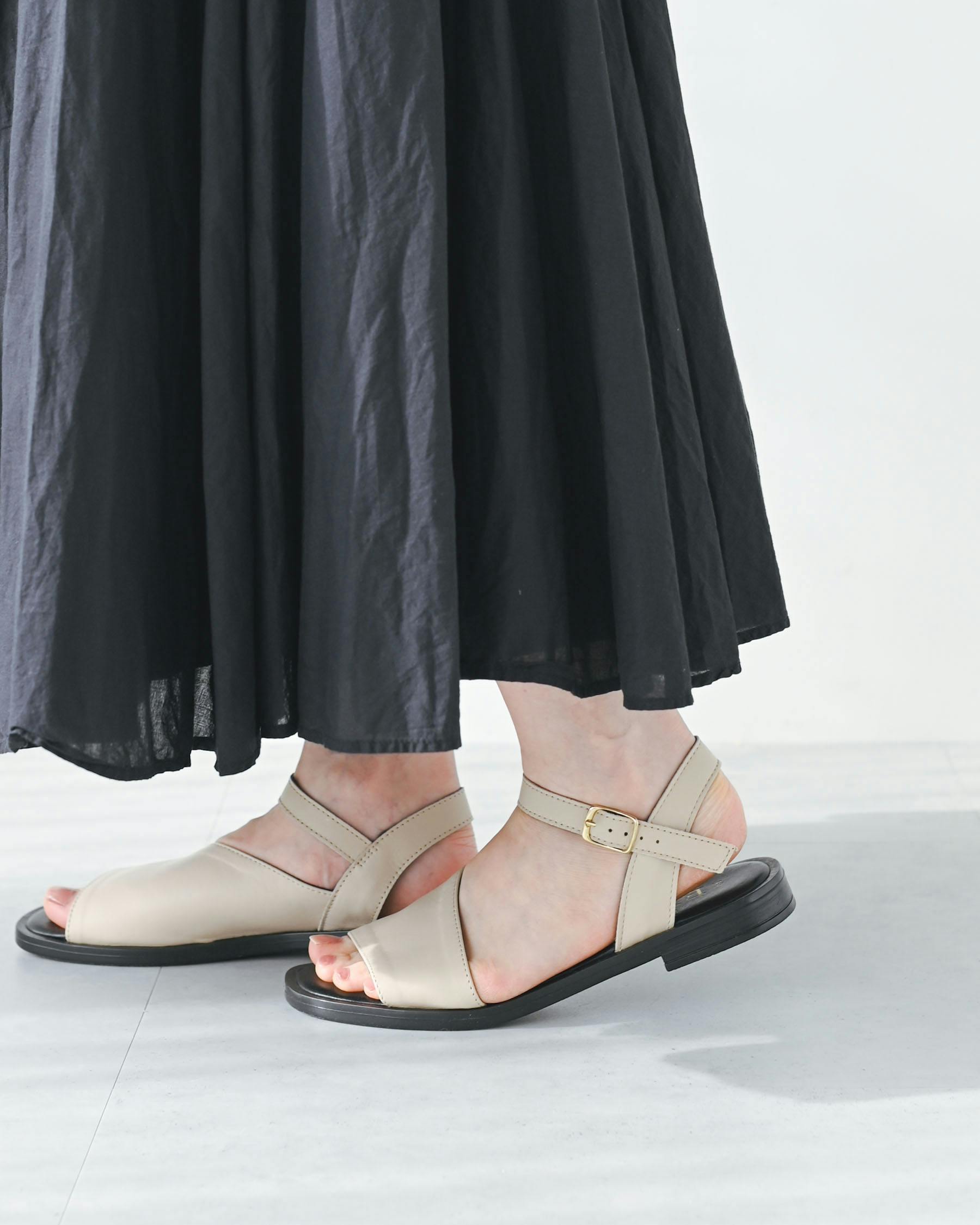 【着用レビュー】ENESSのレザーストラップサンダルをスタッフがはいてみました
