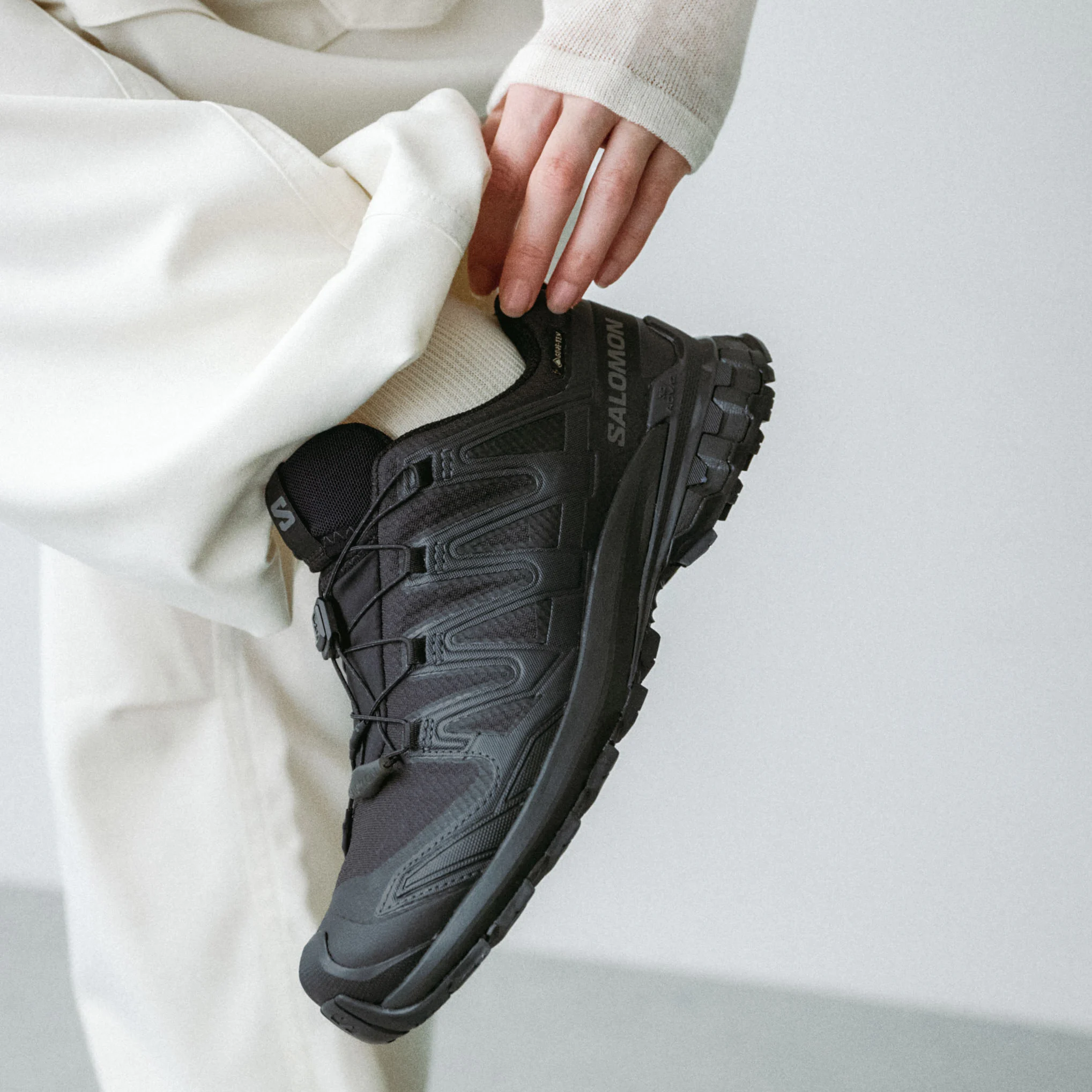 【バイヤー裏話】歩きやすさに感動！  雨の日もガシガシ履ける「Salomon」のスニーカーが新登場です◎