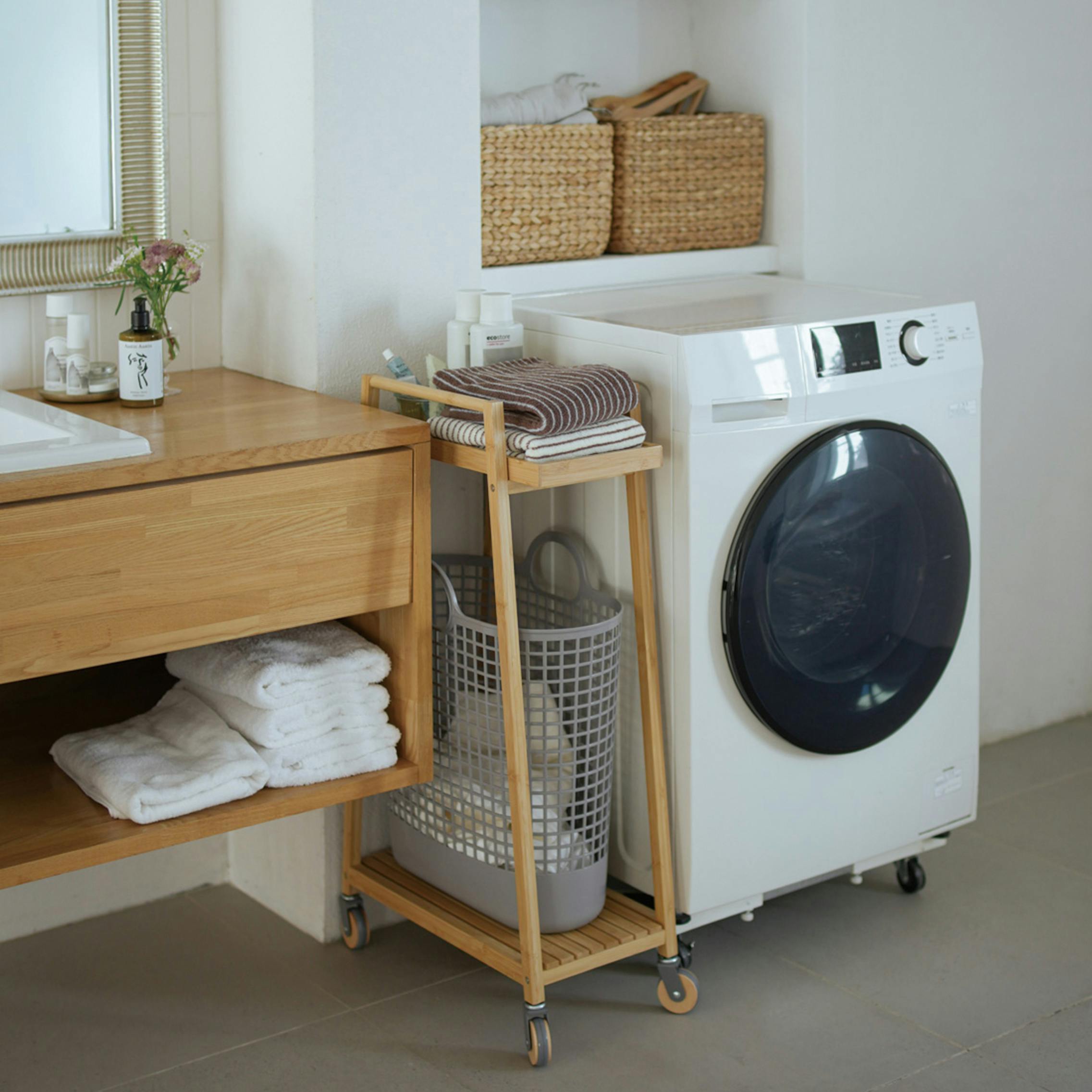 【バイヤー裏話】 当店別注！ 生活感が出やすい洗面所を、心地よく整えてくれる「ランドリーワゴン」が新登場です◎
