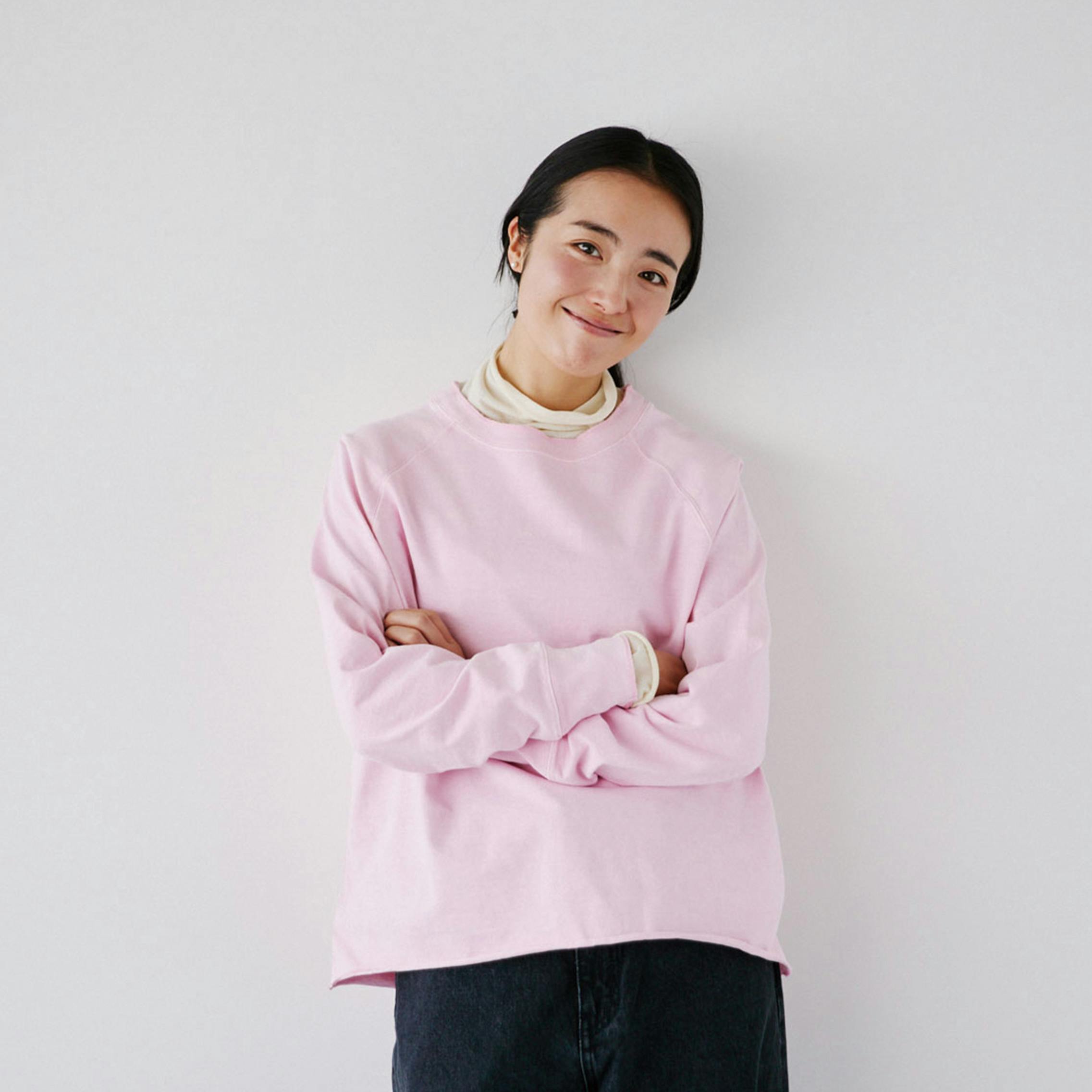 【バイヤー裏話】 当店限定色も◎  春のはじまりにちょうどいい、大人のための「プルオーバー」がJOHNBULLから新登場！