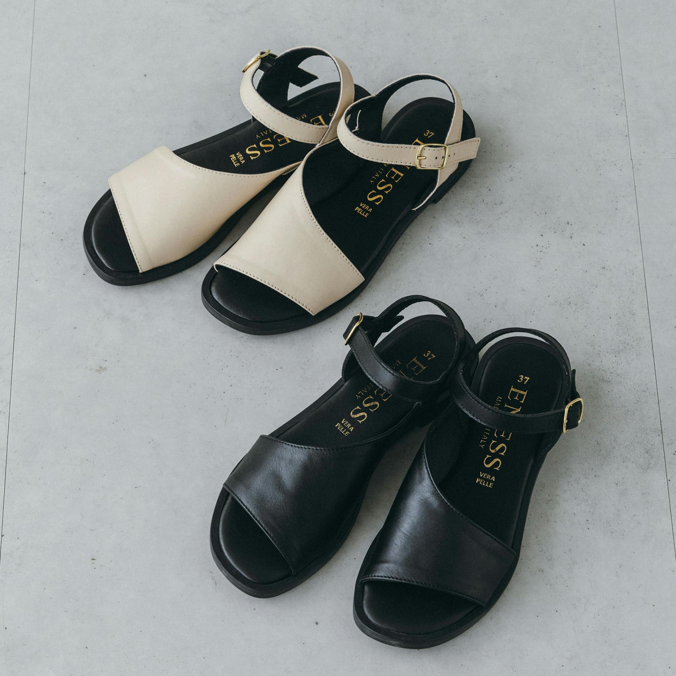 【バイヤー裏話】毎日手に取りたくなる気軽さと、きれい見え。どちらも叶えてくれた、ENESSの「レザーサンダル」がイタリアから届きました！