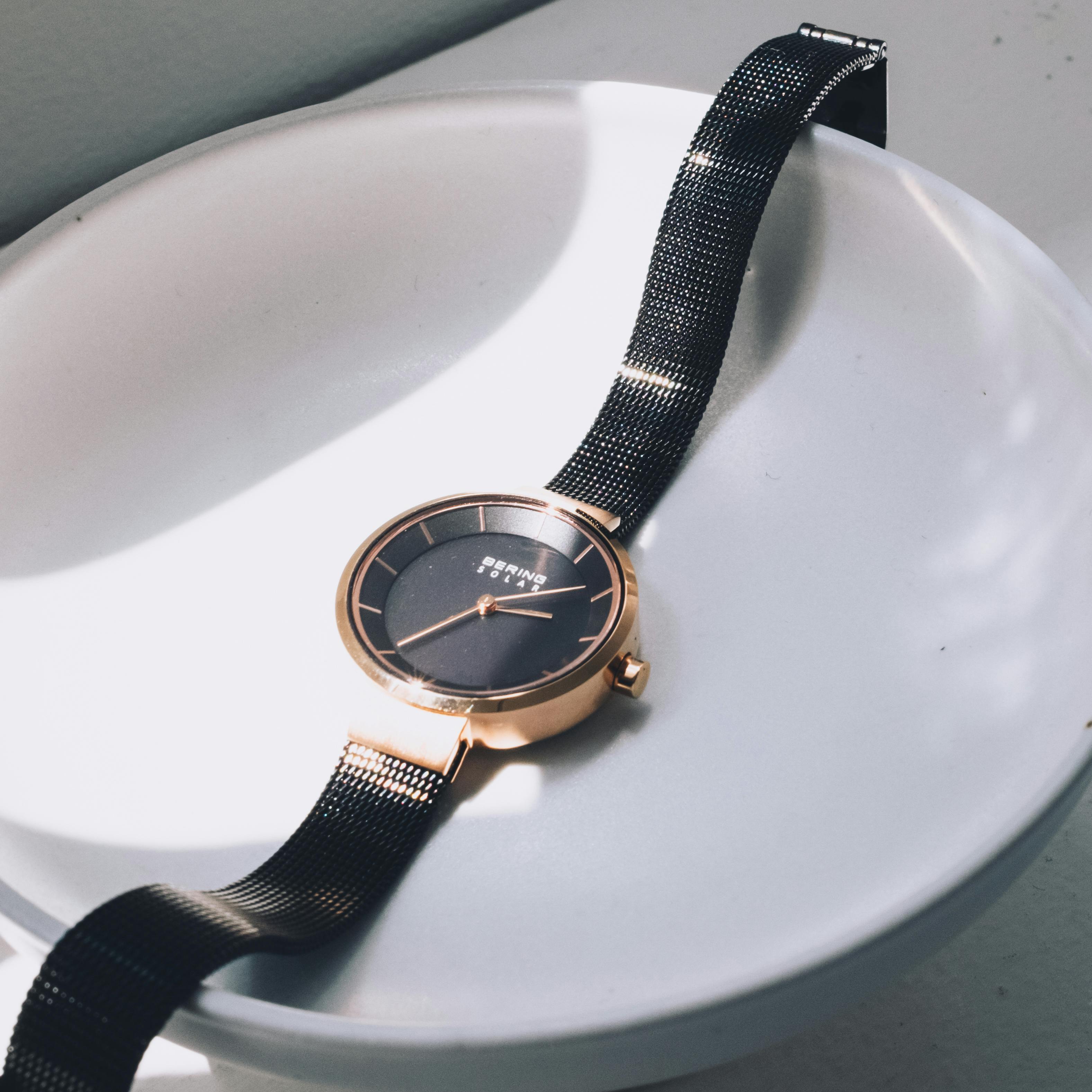 【スタッフの愛用品】 流れていく時間に、もう少し目を向けたくて。15年ぶりに腕時計を迎えました