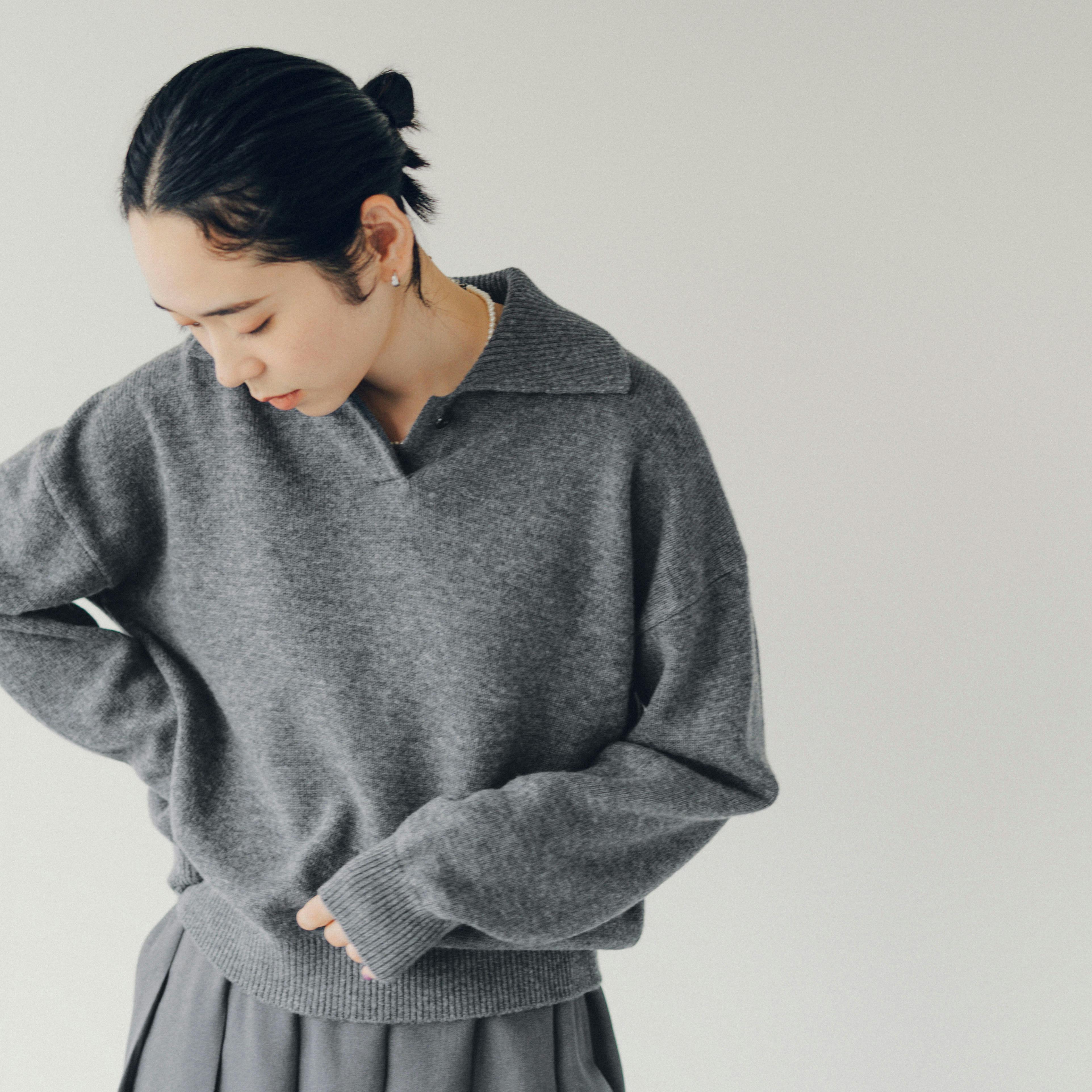 新商品】ほんのひとさじの甘さを。洗えるウールの襟付きニットができ