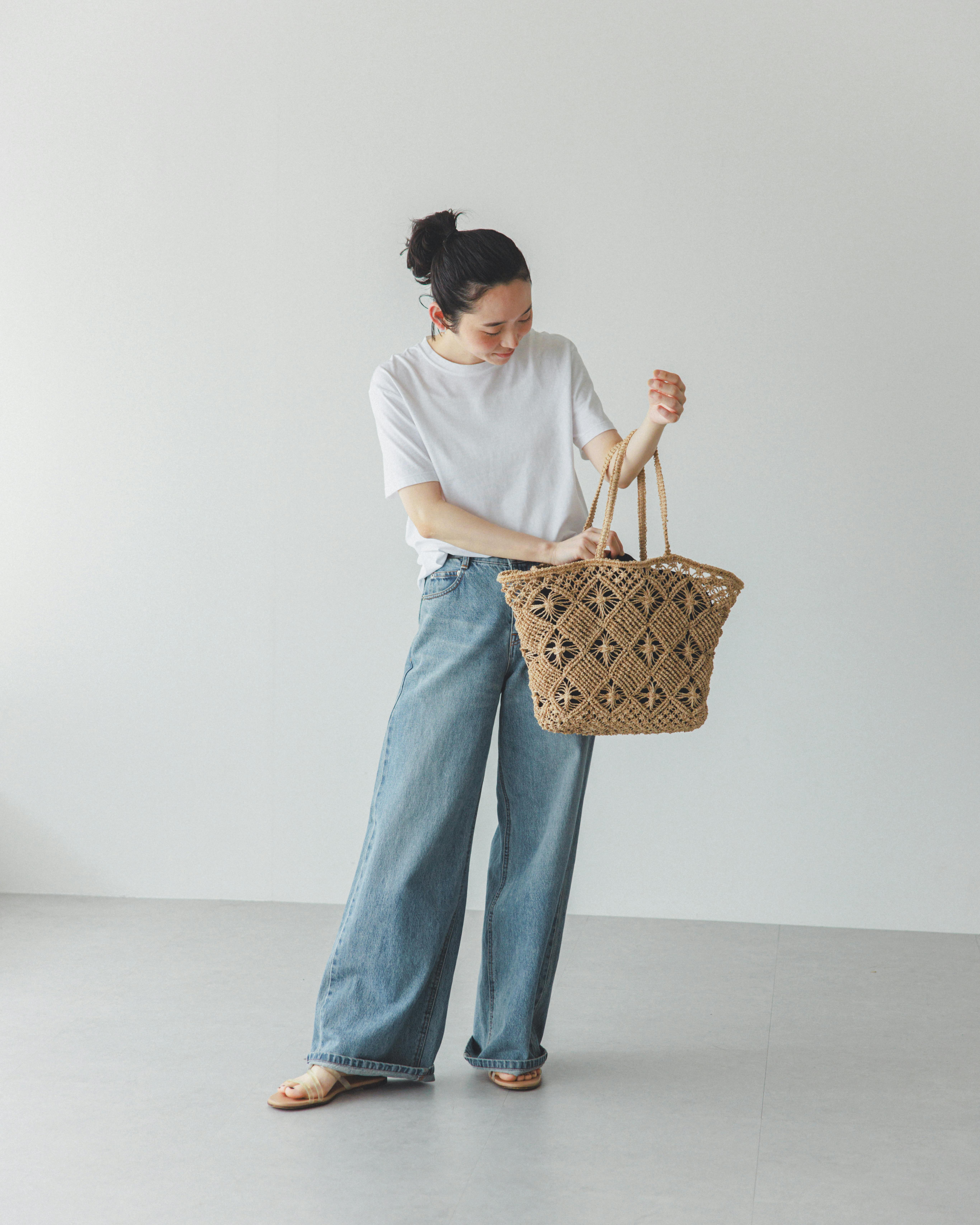 バイヤー裏話】 大人が持ちたい、透かし編み。当店限定の「かごバッグ